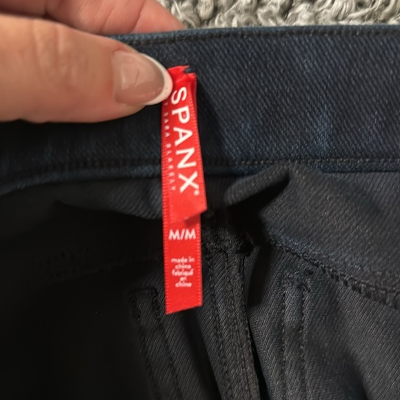 Spanx Ready-To-Wow Denim Leggings Jeans Womens Size M - Picture 4 of 4